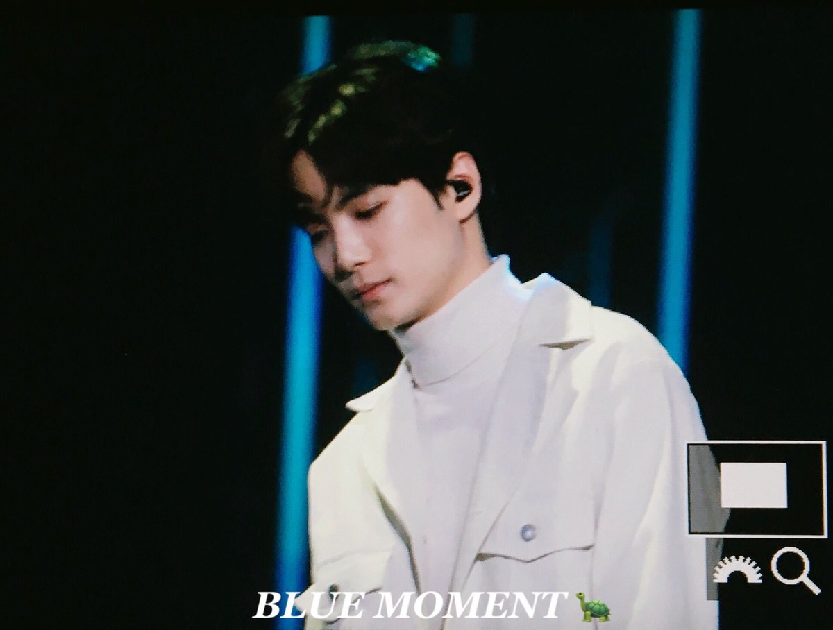 171118 홍콩 콘서트
#김종현 #종현 #JR #쩨알 #뉴이스트W #nuestW

모두외쳐 갓종현