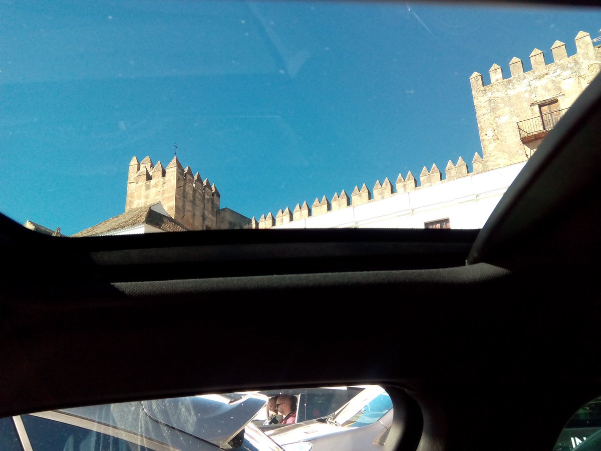 AndalusiaItaly's tweet photo. Grazie al nostro @InautoCitroenDs possiamo ammirare il patrimonio di @TurismodeArcos a 360°! #aunahoraCadiz https://t.co/ALGwBGdZsX
