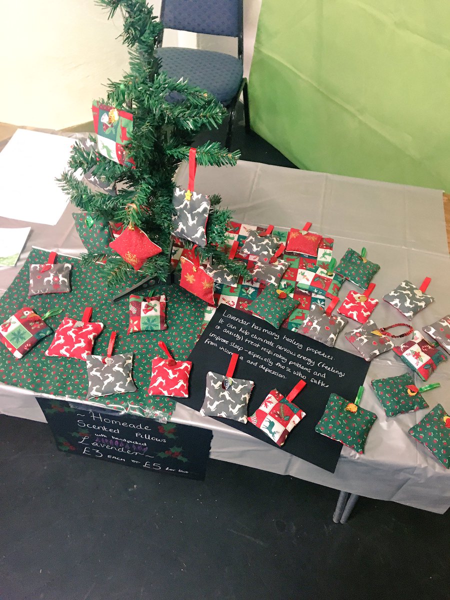 NicoleHollinger's tweet photo. Today we're at the @ybbanbridge Teenage Market in the E2 Theatre, Banbridge as part of @abcb_council Enterprise Week! Call in and browse ... I'll be doing a spot of xmas shopping! #ABCEW17 #GEW2017 https://t.co/7YG1WEE618