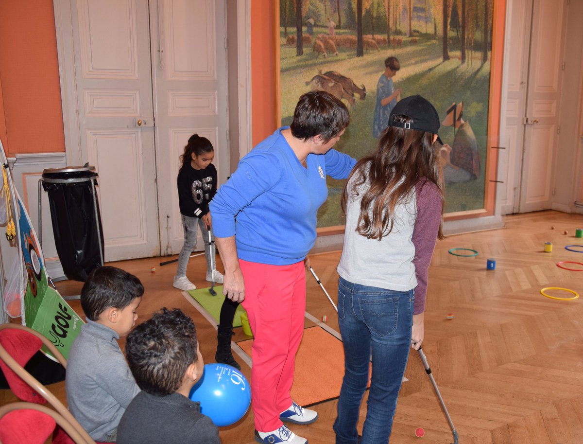 mairiedu16's tweet photo. Un grand remerciement à toutes les #associations du #16e qui font de cette journée de l'#enfant une véritable réussite autour nombreux #enfants et #familles venus participer aux diverses #activités @SBoelle @danielegiazzi #viedu16e #animations16 #Paris16 https://t.co/v55khQNiA0
