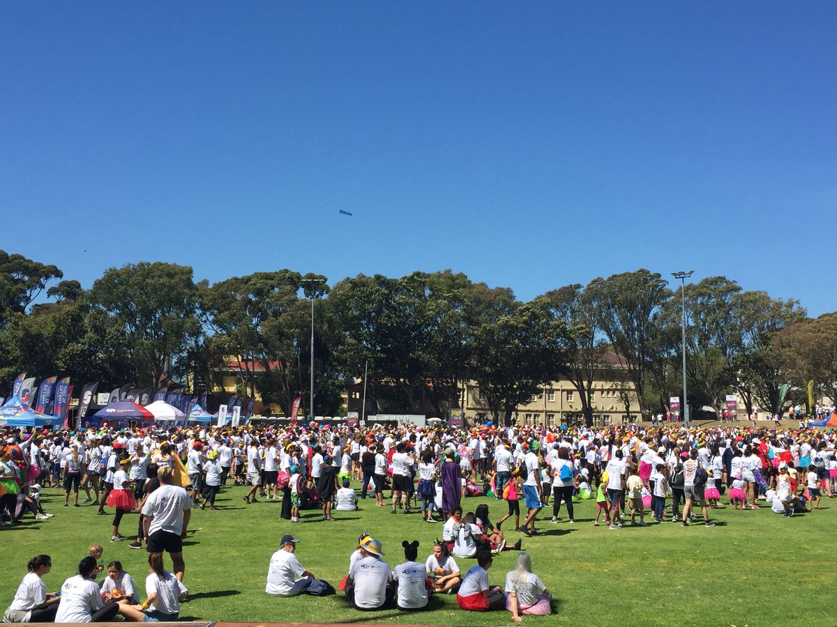 Heidiloubser's tweet image. #Happiest5K #TCRhero #Medihelp #colourselfie