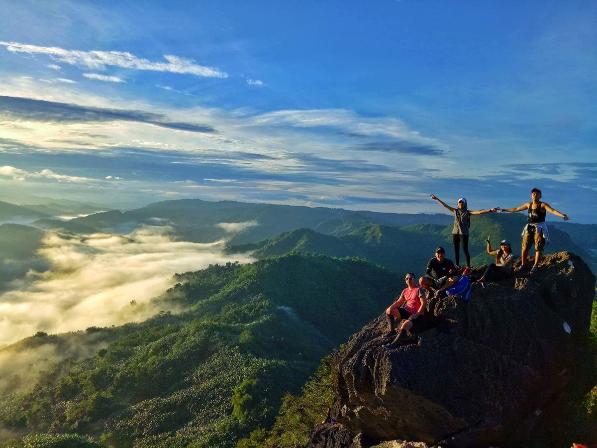 Michael81059239's tweet photo. One moment in time
#Mt.Binicayan...the sea of clouds in the universe
😍😍😍😍if we know how to take it good care of our environment...this is the outcome...the beauty of nature....let us give care and love....
#proudantipolo2017
#thankyoufortheviews
#wewillbebacksoon https://t.co/tXf4t61kAg