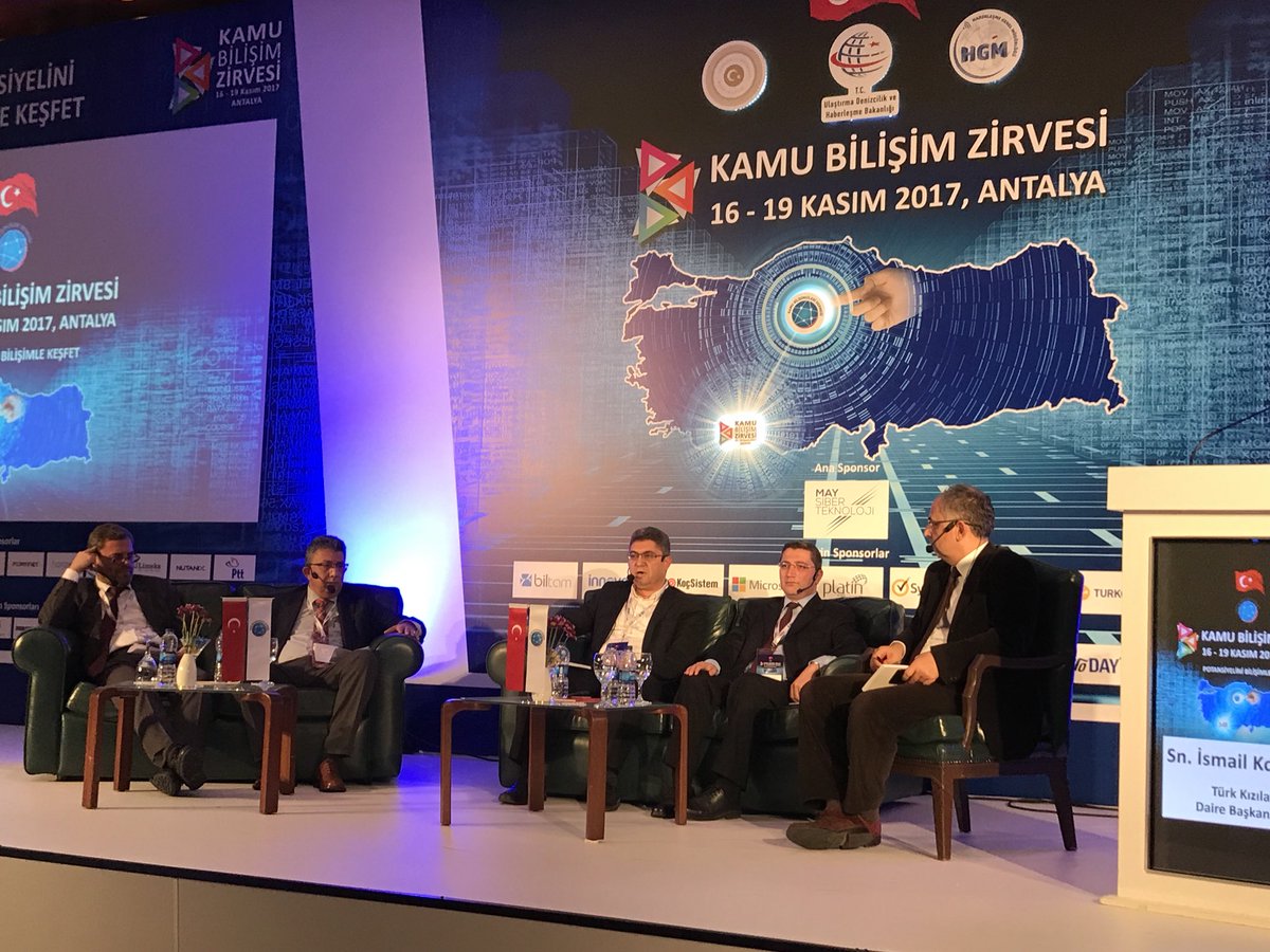 nevcaglar's tweet photo. 2.Kamu Bilişim Zirvesinin son paneli başladı. #KBZ2017 https://t.co/pHr7EJQWIa