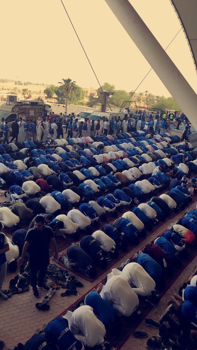 Abdullah_iApp's tweet photo. من احلى الصور الى شفتها في الهاش تاق #الهلال_اوراورا ❤️الله لا يخيب لهم رجاء https://t.co/ErffQsP51x