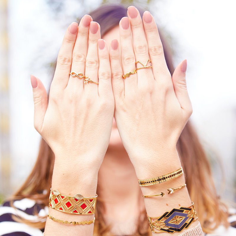 ShowroompriveES's tweet photo. Brilla más aún con las #joyas de #collectionIRL. 
✌ #BlogKiss > https://t.co/UW4vE6ebii
👌🏽 Mil y una maravillas > https://t.co/jZhDH9t1br https://t.co/HbjXFLhtby
