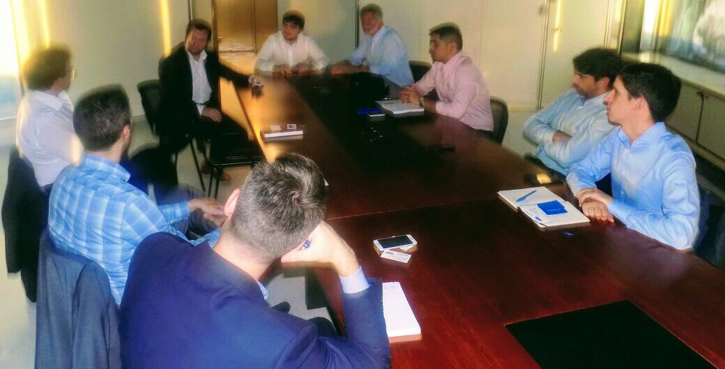 NachoTorresCH's tweet photo. Recibimos junto a @tortoriello_pro a sindicalistas y empresarios de la industria naval interesados en invertir en la provincia de Chubut, el polo industrial naval está cada vez más cerca de ser una realidad. https://t.co/llBmuhcvg5