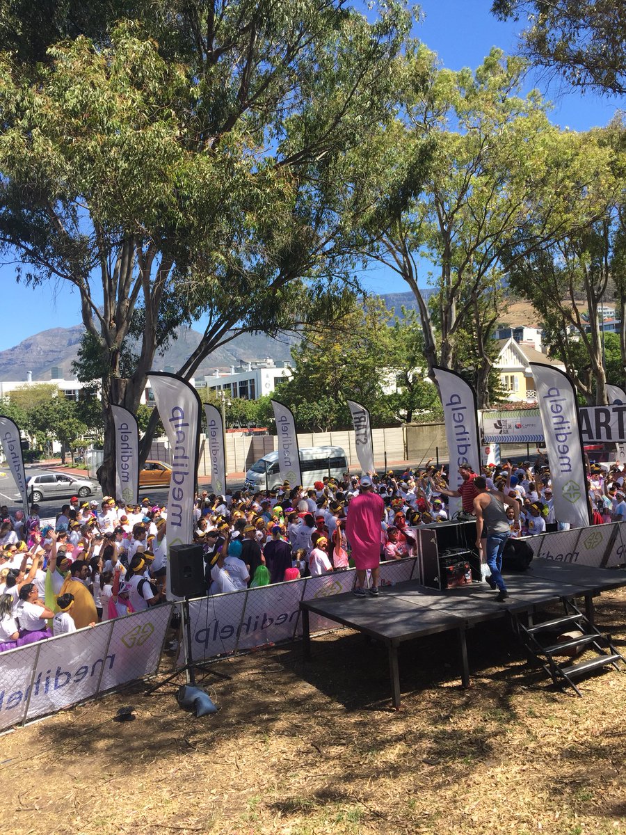 Heidiloubser's tweet image. Let’s go!! #happiest5k #Medihelp  #TCrhero