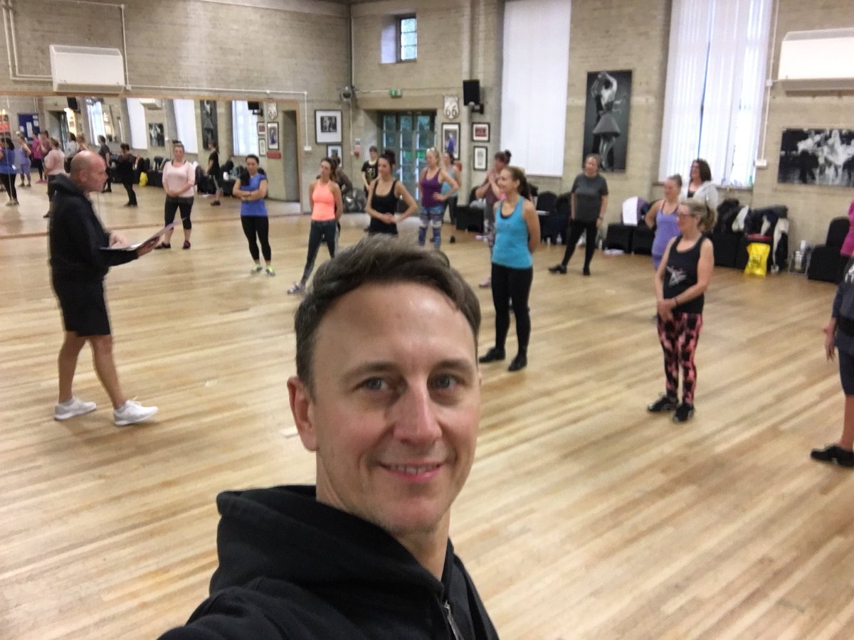 FitStepsFAB's tweet photo. @Fit_Steps and @FitStepsFAB training day well and truly under way! #danceyourselffit #strictly #fitness with Ian Parker 👯‍♀️👯‍♀️👯‍♀️ https://t.co/6wdppXrJ2t