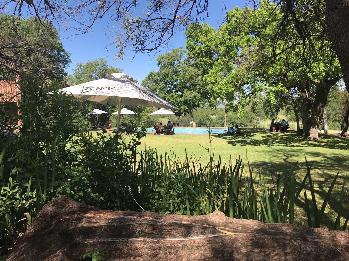 Voxwomen's tweet image. #CCTwitterRide done - now to film interviews for the final episode of the third series of the Voxwomen Cycling Show with @SusanneAndersen @Hitec_Products, @bannahharnes  &amp;amp; @ElenaCecchini92 @WMNcycling. Not a bad location...