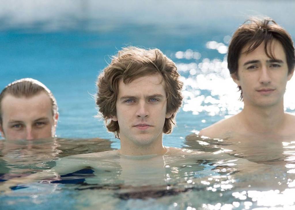 фильм линия красоты 2006. линия красоты 2006. белые линии сериал. дэн стивенс линия красоты. дэн стивенс линия красоты.