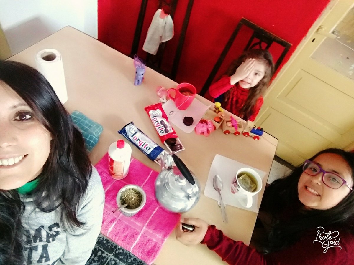 laugiaco's tweet photo. Desayunanding con mis princesas... ❤️
#CarasAmanecidas 😂
#RecienLevantadas
#SuAmorMeLlenaElAlma
#SonMiVida 😍 https://t.co/OYruoPPXYh
