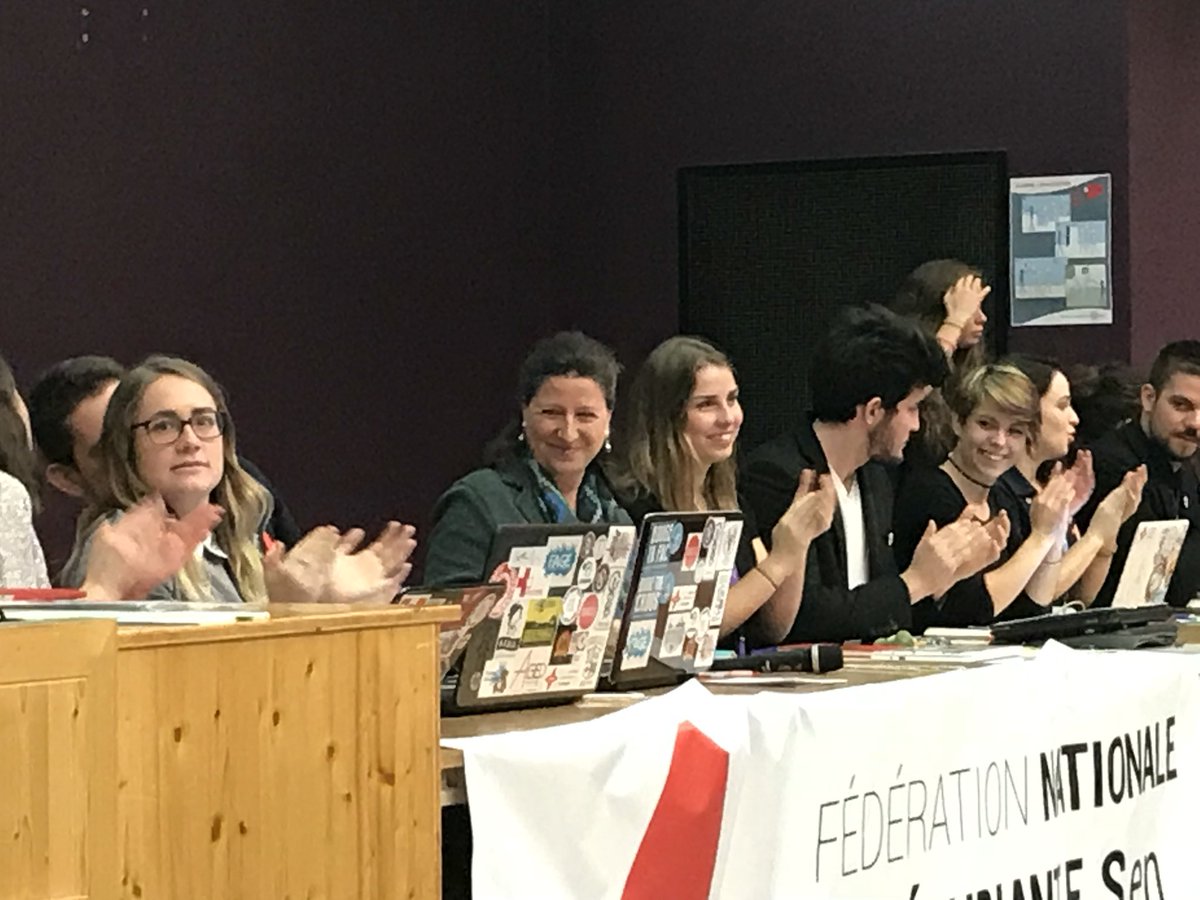 sophie_ferracci's tweet photo. Au congrès de la fédération nationale  des étudiants en soins infirmiers qui sont au cœur de la politique de prévention  @agnesbuzyn https://t.co/0cX2cXSMkJ