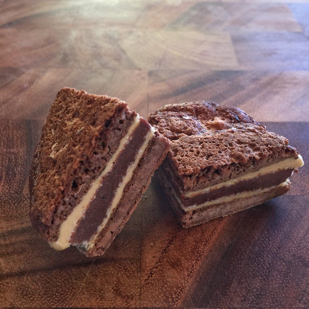 Would you like to be a part of the wild food renaissance? How to Eat an Acorn — our two-week virtual field to table guide to gathering, processing &amp; cooking acorns —  begins Monday 11/27! Join us!! buff.ly/2zcZJEy