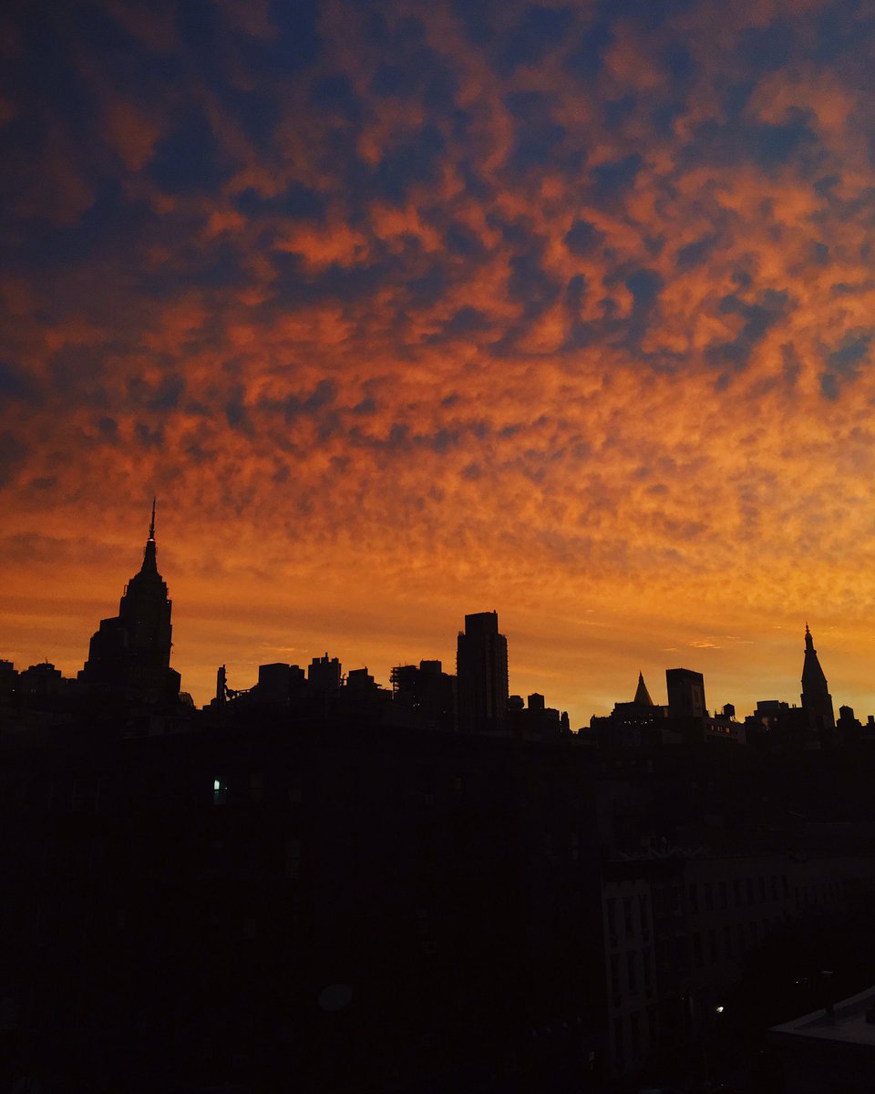 mersherlock's tweet photo. Killer sunrise this morning. 🌇💪🏻 https://t.co/q1kS7c33fD
