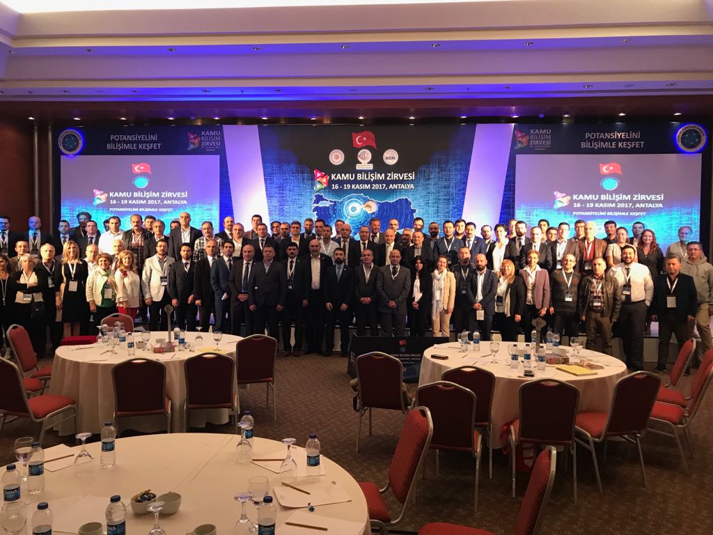 kbdturkiye's tweet photo. Potansiyelini Bilişimle Keşfet sloganı ile gerçekleştirilen Kamu Bilişim Zirvesi 2017 panelleri sona erdi.
#KBZ2017 https://t.co/Gqa0PO3D7G