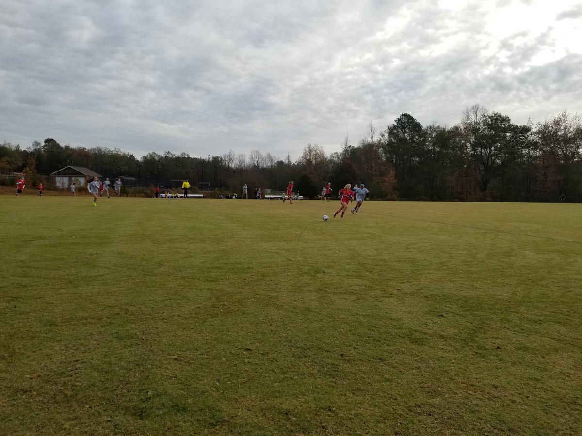 camrountree's tweet photo. @FCDallasTri '03 girls tied 1 to 1 with CSA Copa at the half #fcdallastri #fcdtid #babyitscoldoutside #dillydilly https://t.co/MMIQUsANEX