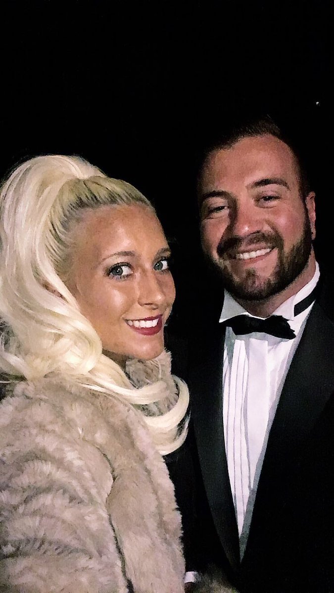 JadeStevens21's tweet photo. Suited and booted 😘 https://t.co/0X9mxdM2Yu