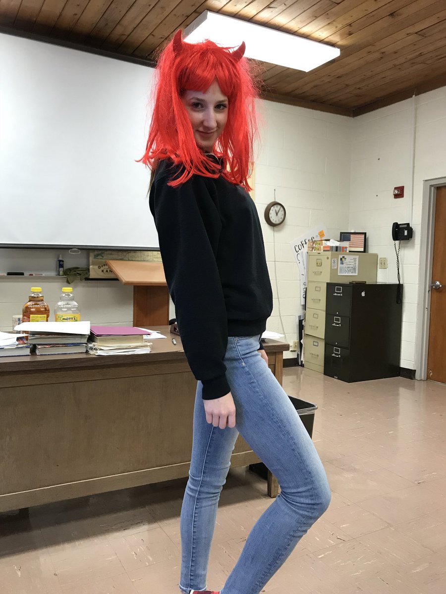 graceneal_41's tweet photo. Who wears it better?? https://t.co/KiTggJfzSZ