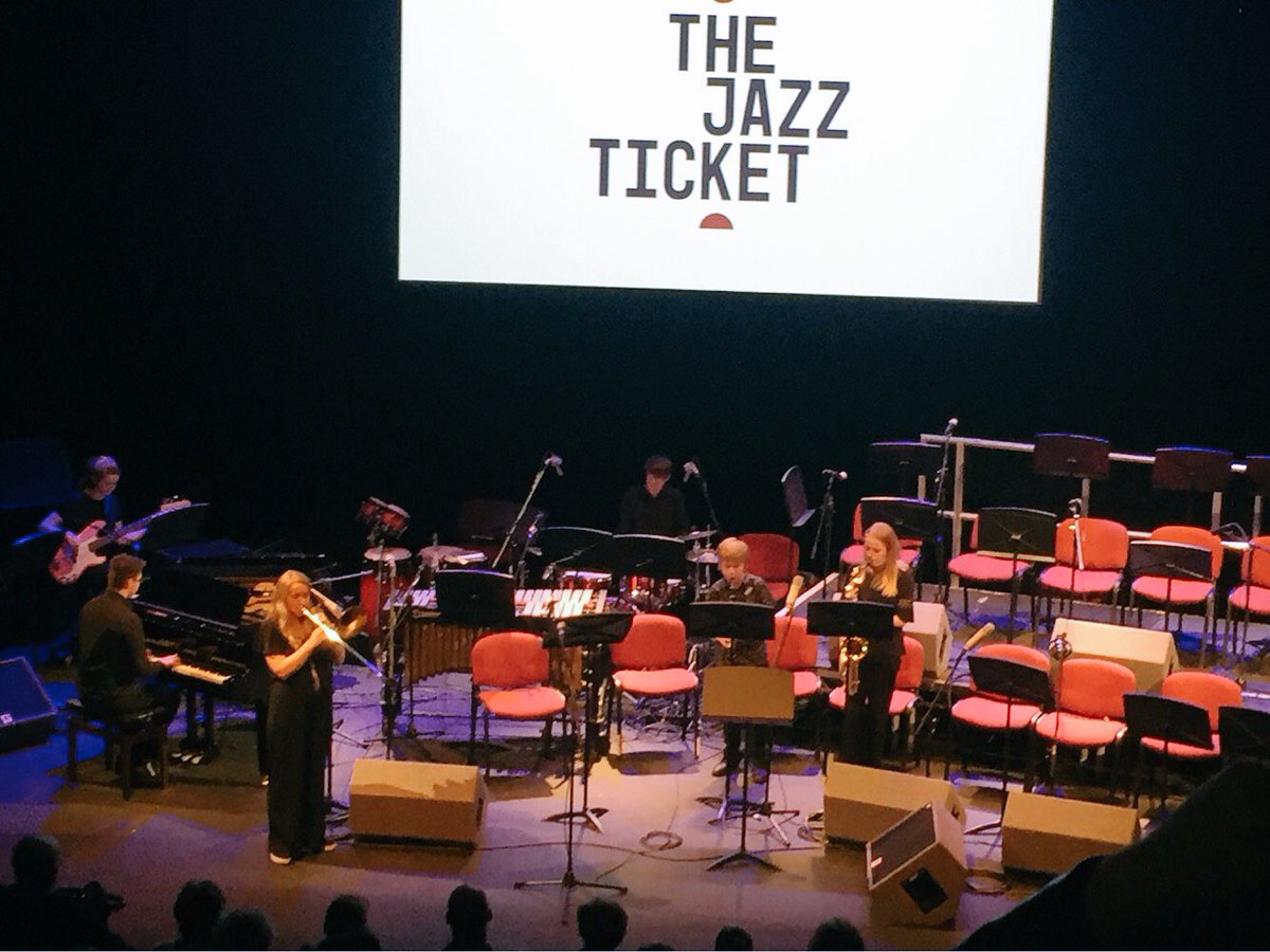 Tom_Warriors's tweet photo. @KelvinHallMusic opened the #jazzticket2017 concert @HullTruck tonight with #TheloniousMonk #BlueMonk & were brilliant @HullMusicHub #hjf17 @JNightJazz https://t.co/ovXo0CjhIX