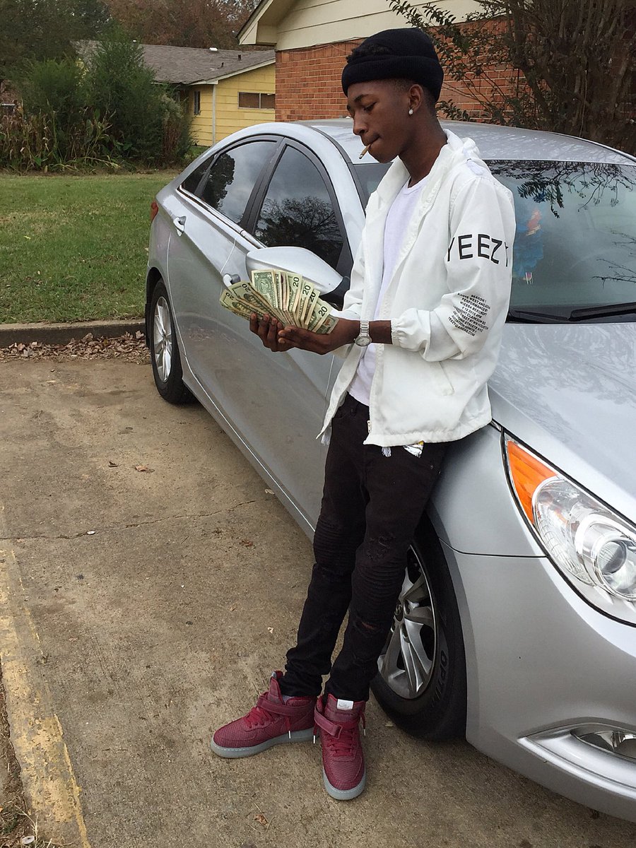 NLBAVEDO's tweet photo. I be stressing bout that paper can’t let it take me UNDER 💯🗣💰
#RedBudBaby #ForeverFlyy #DoubleF 🐍 https://t.co/ekHKLb0tnt