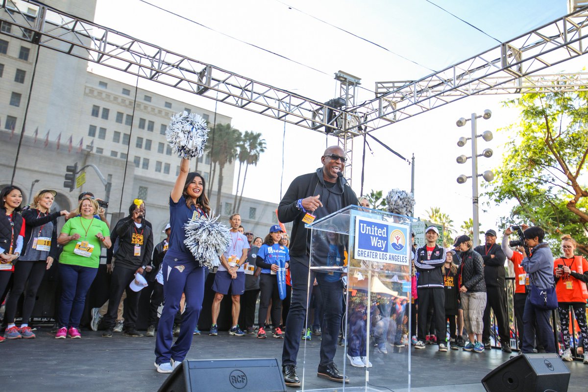 MayorOfLA's tweet photo. Good morning! We’re at #HomeWalk 2017 — where we’re raising money and our voices to end homelessness in Los Angeles. https://t.co/CHjIuJzCYY