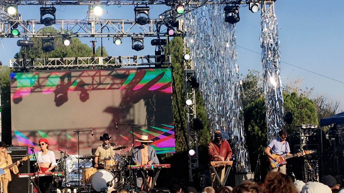 devinditrolio's tweet image. Dreaming of La Femme and that desert heat 🌵🌞🌹