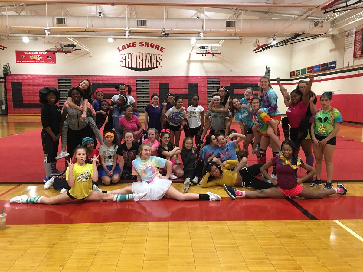 lscheerjv's tweet photo. JV and Kennedy had a “wacky” Saturday morning practice today, bonding, stunting, and playing ships and sailors! https://t.co/0RDRh1uFY3