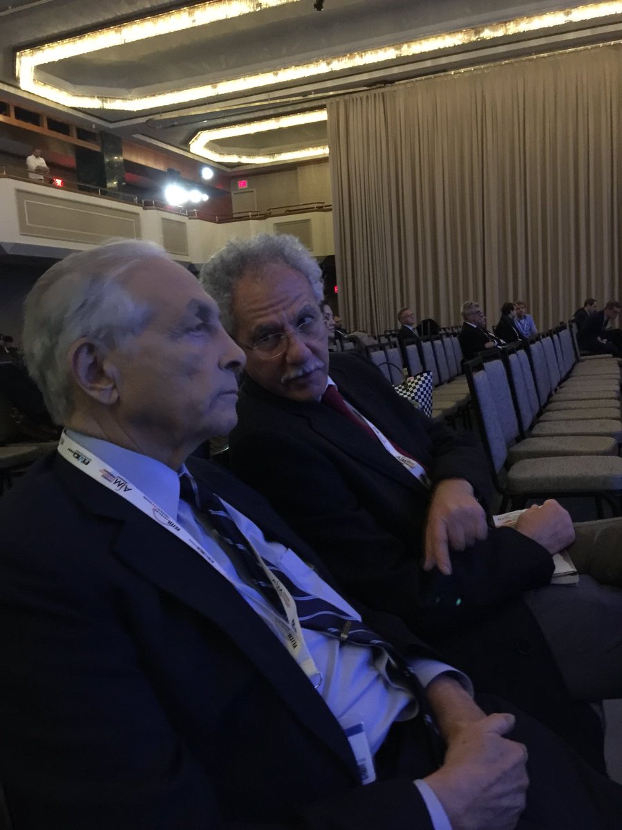 malas_mahmoud's tweet photo. #VEITH2017 very educational hot topics on PAD revascularization Excellent panel lead by @jmills1955 @BCM_Surgery and Dr Conte @UCSFvascular @VascularSVS @hopkinssurgery @HopkinsMedNews https://t.co/ZR67jd7KfS