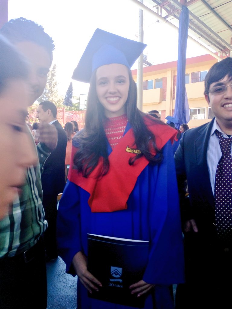 aohn1000's tweet photo. She did that! Woo hoo!
Congratulations #Senior2017 https://t.co/dfa5rxpmZk