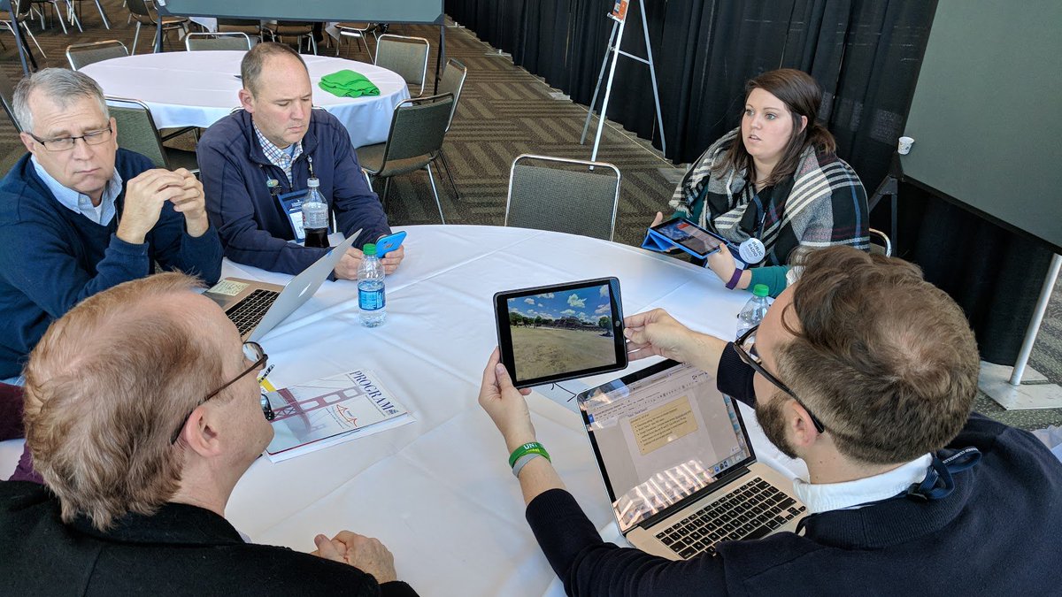 creativeedtech's tweet photo. Here at the #NCSSuncon we had a great conversation and share out about VR and Google Expeditions
#ncss17 #vr https://t.co/VgUSQhDhK5