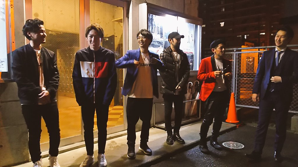 erikkuma0217's tweet photo. ライブお疲れ様でしたー!
都内でやるイベントとは違って発表会楽しかった🤣
今回のライブTはこれからの戦歴を刻むため日付入り😀それが8年目ってゆー記念日スタート😭❤️
#szero #SO-TA #4D #馬場竜也 #青森Quarter https://t.co/CC8FCtio1m