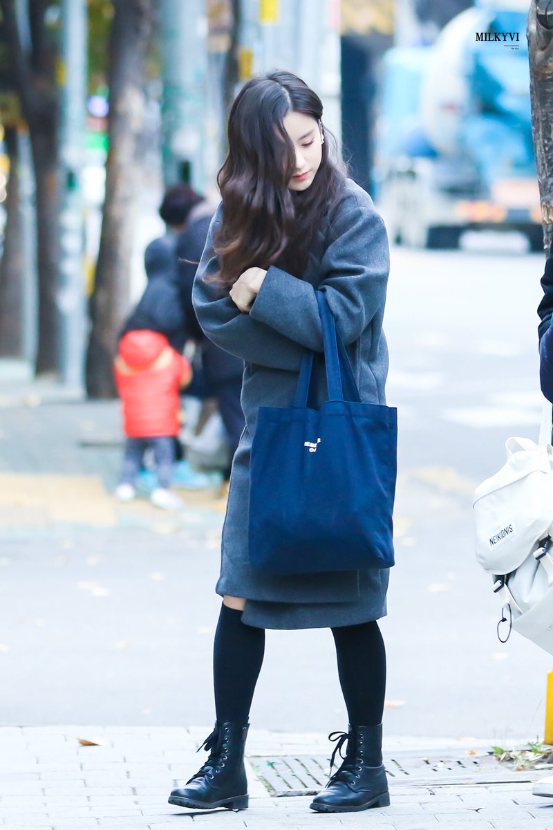 HEEJIN_TH's tweet photo. PIC | 171117 #HEEJIN #MIXNINE Recording 🐰✨ (cr.MILKYVI) https://t.co/rXQE4XtNdT