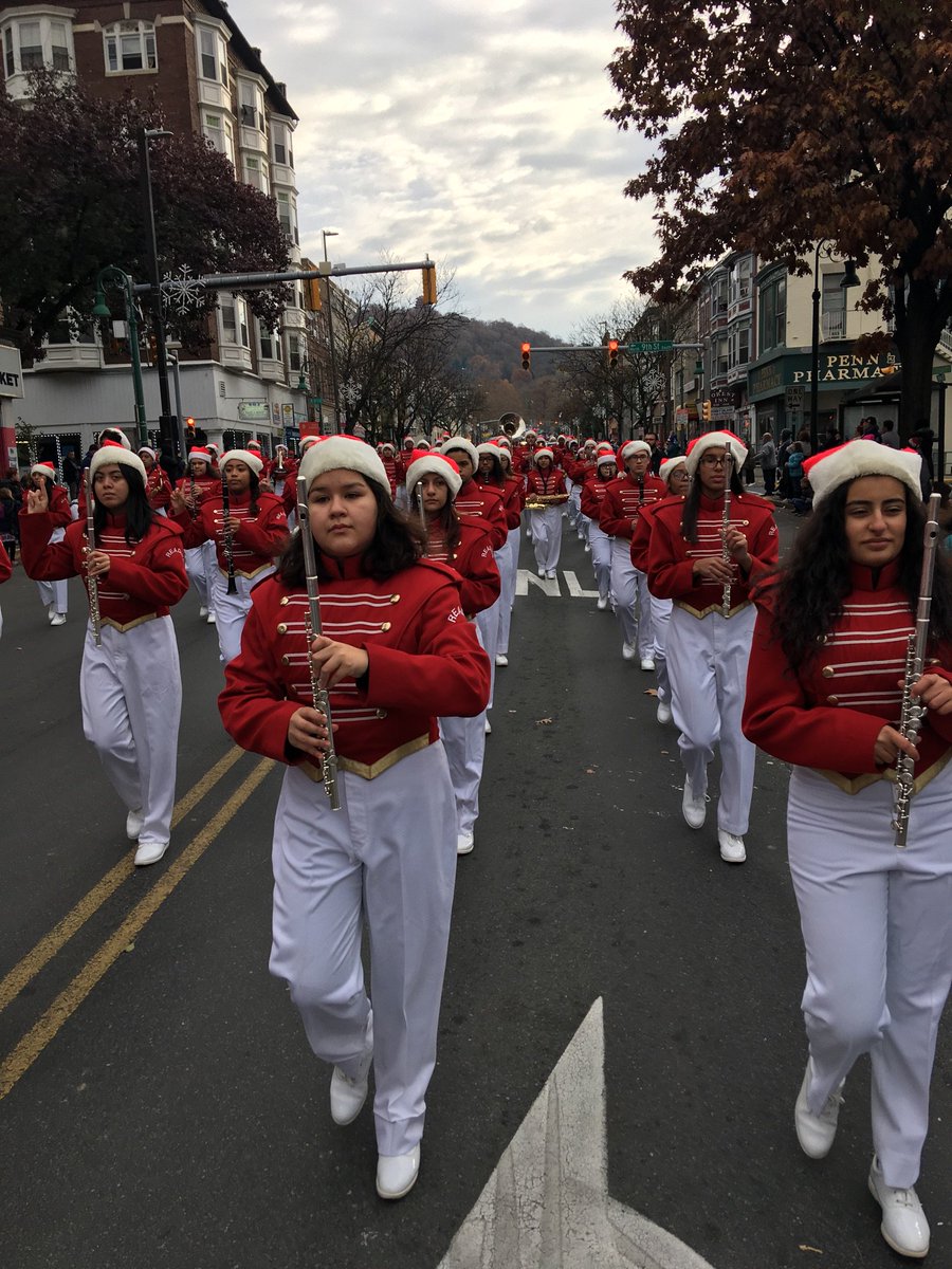 RDGschools's tweet photo. Red Knights are in the holiday spirit! #RSDproud #rdgholidayparade https://t.co/QiUuaCf3sK