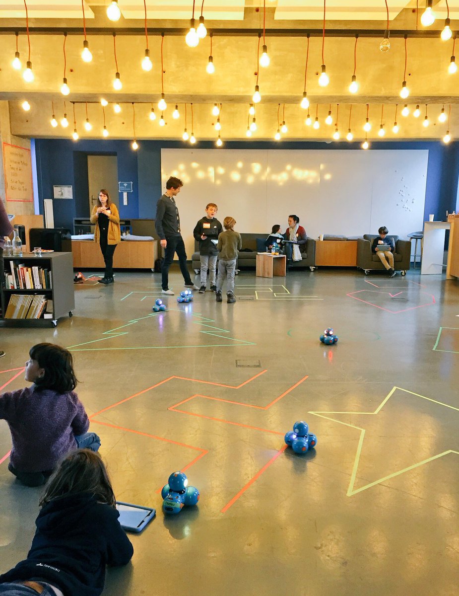 startcodingde's tweet photo. Wow, das war ein starker #Coding Workshop heute mit @DashderRoboter. Danke an alle Teilnehmenden und @diffferent für die Gastefreundschaft. Ihr seid spitze! 🤖🤓🤗 https://t.co/2UZqpleSbn
