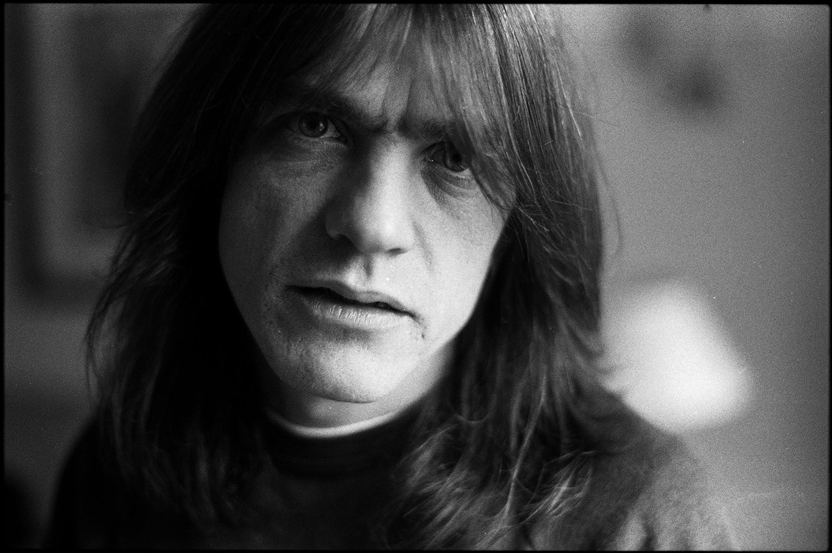 Revolvermag's tweet image. Malcolm Young, AC/DC's co-founding guitarist, has passed away at age 64. R.I.P. revolvermag.com/music/malcolm-…