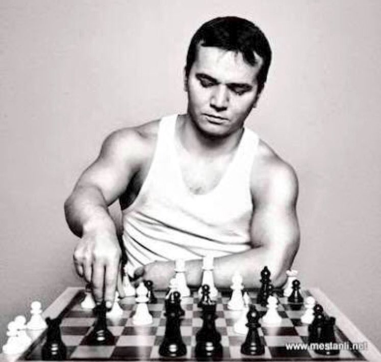 Güle güle, küçük dev adam... Hayatımızın en güzel renklerinden biriydin... Ruhun şad olsun... #naimsüleymanoğlu