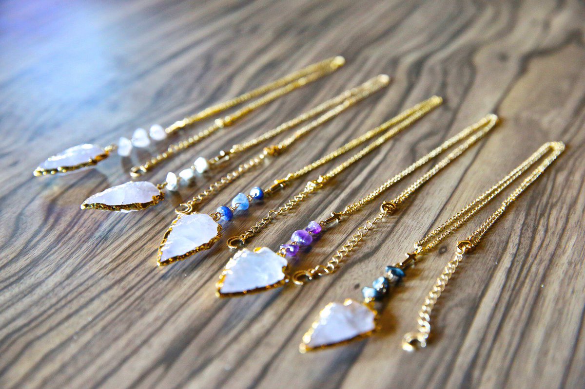 J_A_S_M_I_N_E_'s tweet photo. #glamsea × #jasmine コラボグッズの 天然石ネックレスが、本日完売になりました。ご購入いただいた皆様ありがとうございました!是非ライブに付けて遊びにきて下さいねーっ🌟 https://t.co/U2QT54h1Zp