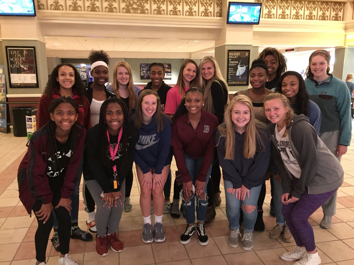 BHSLadyBulldogs's tweet photo. Smiles all around for Wonder! 10/10 would recommend #BHSLadyDogs https://t.co/0yABn5m18F