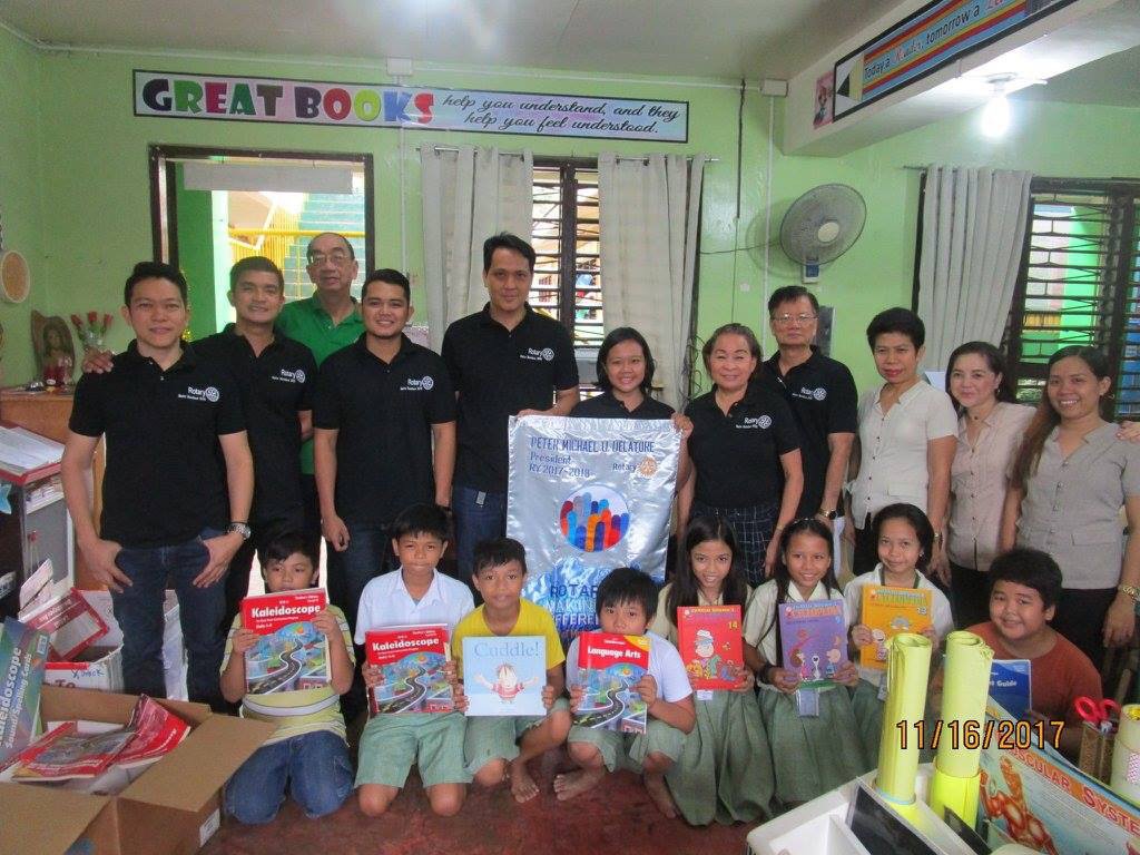 rcmm2006's tweet photo. Book Donation Project for Maguika... #RotaryInternational #rcmm2006 #RCMetroMandaue2006  https://t.co/QaIk77CeKG https://t.co/5D3RzC4oIC