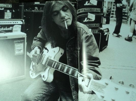 jaymzdenning's tweet photo. We lost another great ...
RIP Malcolm Young
Thank you for that driving rhythm
@acdc
#Rock #acdc #rytham #hardrock #music #legecy 🏴🤘 https://t.co/KzPcoeJ7KE