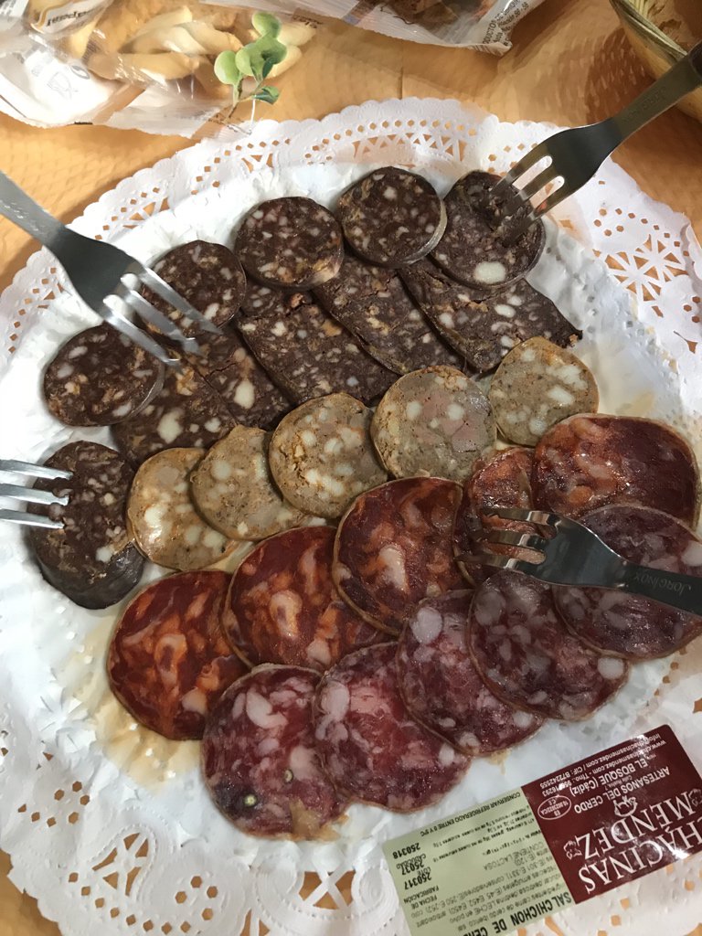 Qué bien hemos comido en <a href="/mesonelduque1/">Gabriel Gil</a> 😋😋😋 Y esto es sólo una pequeña muestra. Ha sido espectacular! <a href="/Ayto_El_Bosque/">Ayto_El_Bosque</a> #aunahoraCádiz  <a href="/RedGuadalinfo/">Vuela Guadalinfo</a> <a href="/diputacioncadiz/">Diputación de Cádiz</a> <a href="/EmpleoJunta/">Consejería de Empleo, Empresa y Trabajo Autónomo</a> <a href="/U_Explorers/">Urban Explorers</a>