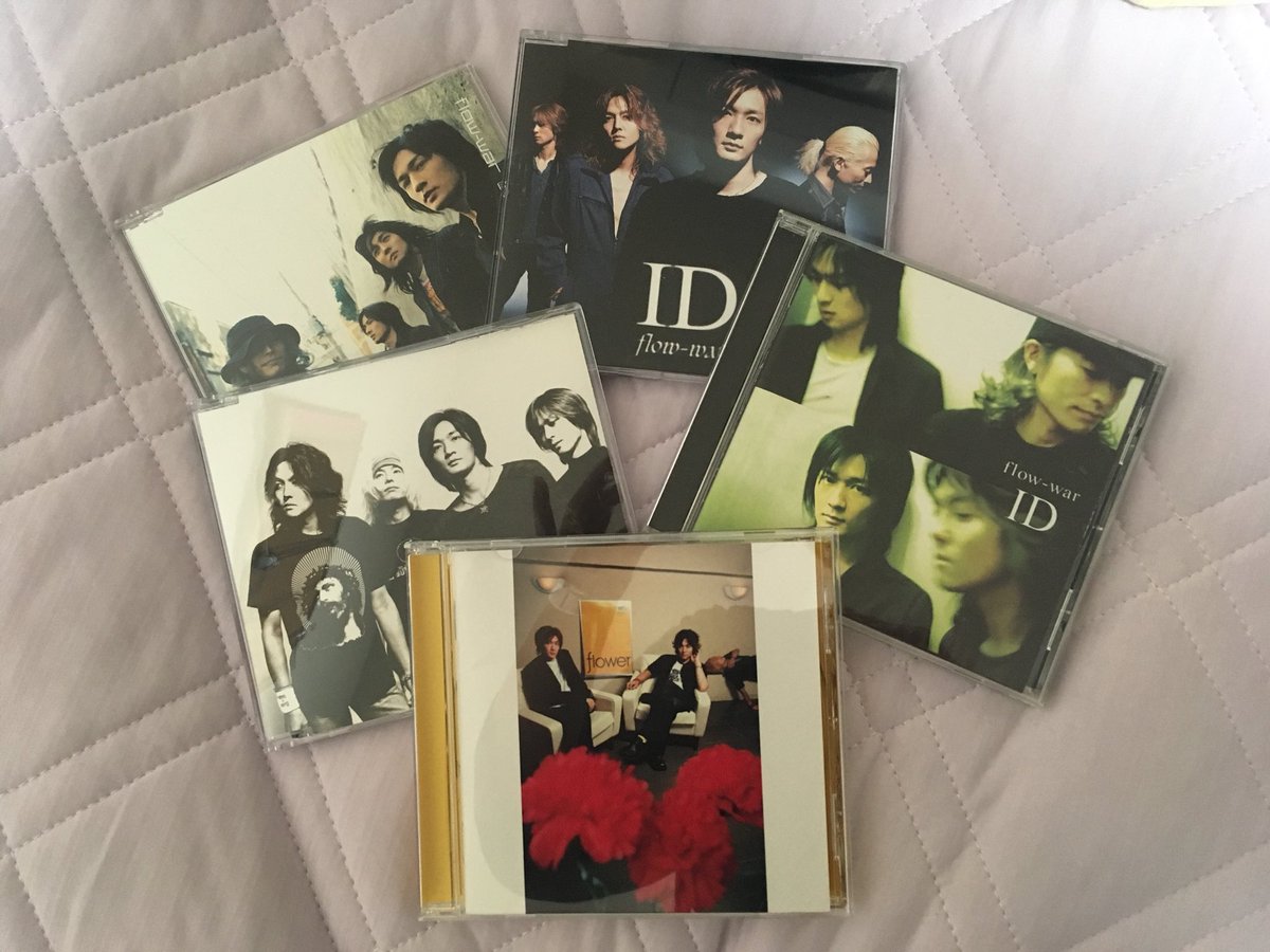 yubiwaohametai's tweet image. flower、flow-warのCDがやっと揃った！名曲ばかり！
そして今日19日は関内ストーミーマンデーで庄太郎さんのソロLIVE！
楽しみすぎて大変！(*´꒳`*)❤︎

#満園庄太郎
#flower
#flowwar
#風
#Everyday
#ID
#見つめていたい
#flowingfish
#すべて庄太郎さん作品
#かっこよすぎ