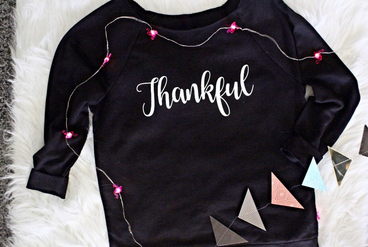 SierraMorganti1's tweet photo. Thanksgiving is just around the corner! 

#TheVinylDivas 

#Thankful #ThanksgivingShirt #ThankfulShirt #FallSweatshirt #EtsySeller #EtsyShop https://t.co/QNwSTNwmVG