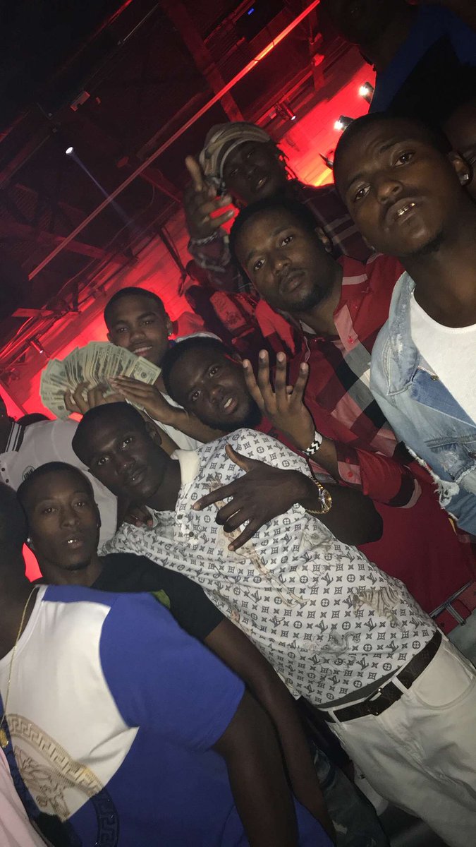 _tregocrazy's tweet photo. I know Every Nigga with me gone kill so I stay Out da Way 😆🧟‍♂️ https://t.co/UpOHcX5WPe