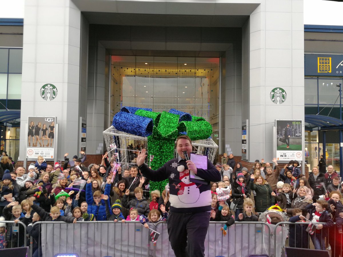 GHRManchester's tweet photo. Happy Christmas from the #MiddlebrookSwitchOn @MiddlebrookRLP Here is @jonhollingfm being Mr Christmas! :) https://t.co/KIs91ec3bh