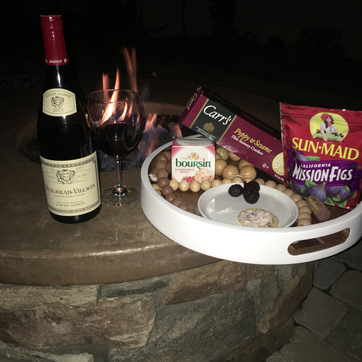 KiaParedes's tweet photo. Fireside chats #GoWithJadot #sweepstakes @LoveJadot https://t.co/Oa5q2bis4P