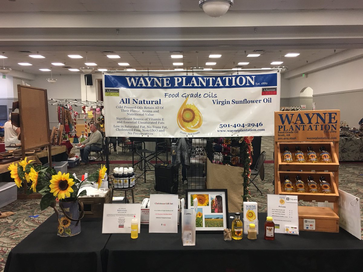 wayneplantation's tweet photo. Jacksonville Community Center for Holiday Craft/Gift Show until 4pm! https://t.co/7xh0eP9q20