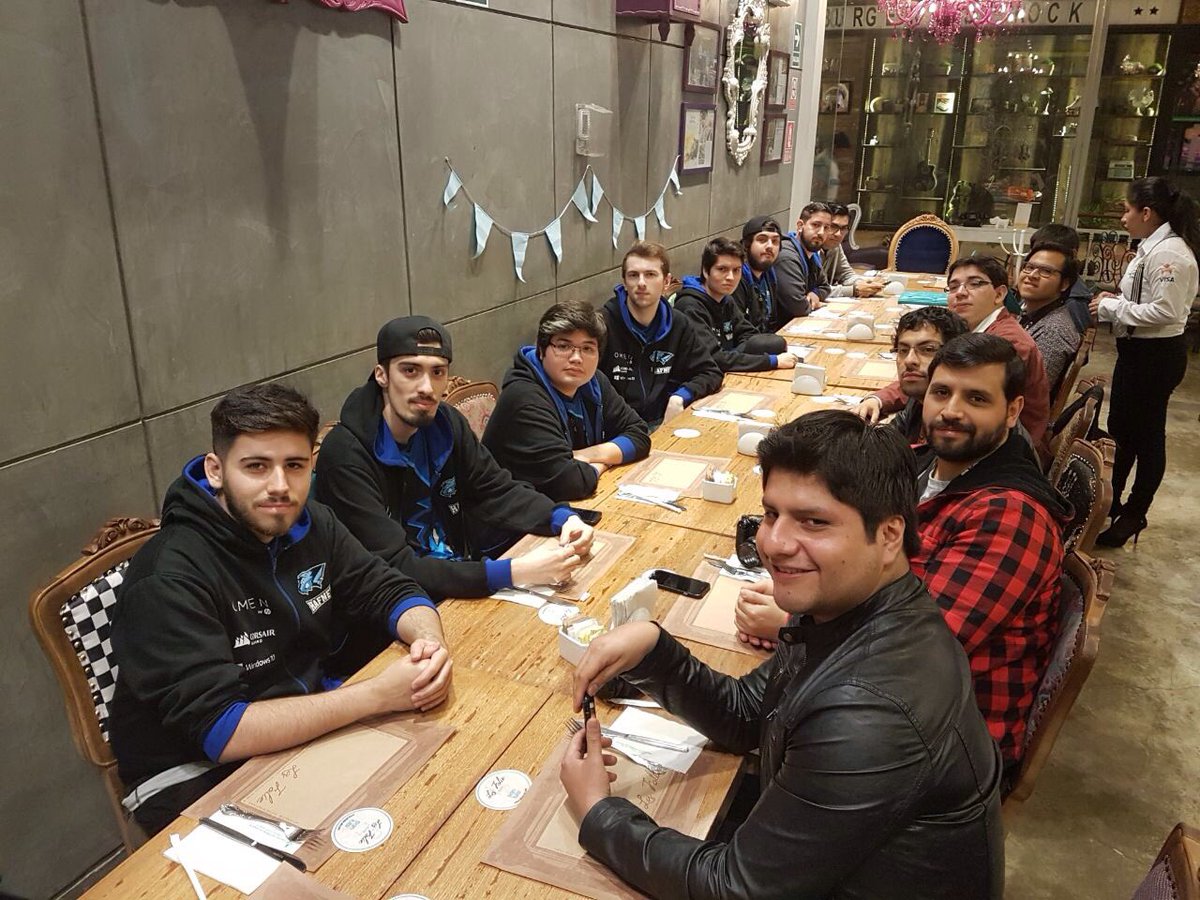 OmenByHp_Latam's tweet photo. Un desayuno de campeones es justo y necesario para darlo todo en la competencia ¡suerte a todos los que compiten hoy en @masgamers! @HafnetEsports #goHaf #OMENStrikeOne https://t.co/8jzGlvPJMg