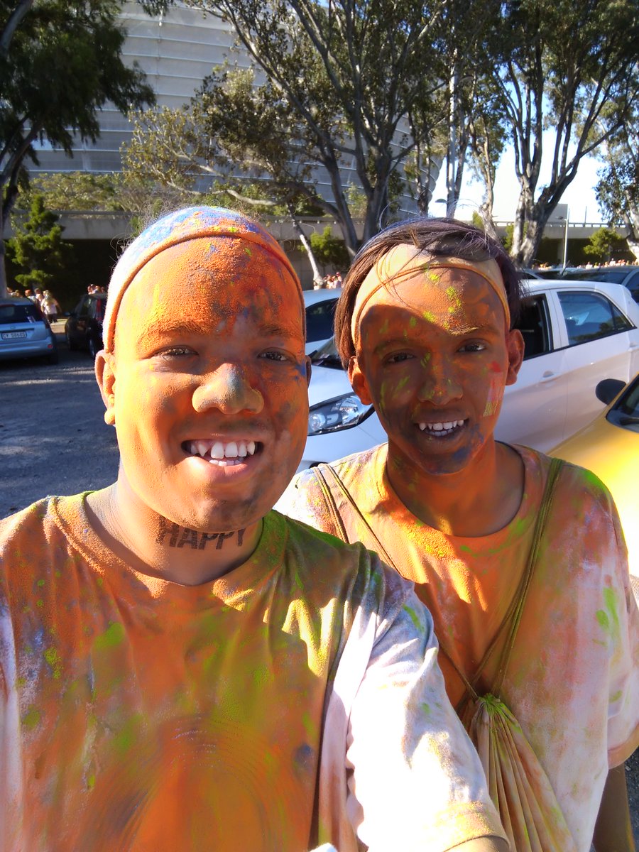 AliVarrachia's tweet image. #medihelpfun
@TheColorRunSA