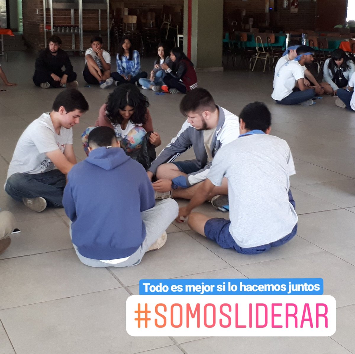 LiderAr_'s tweet photo. "Sean Libres. Esa es la primer consigna de cualquier actividad" explica Ceci > coord
 de formación #SomosLiderar https://t.co/fdODmtt16q